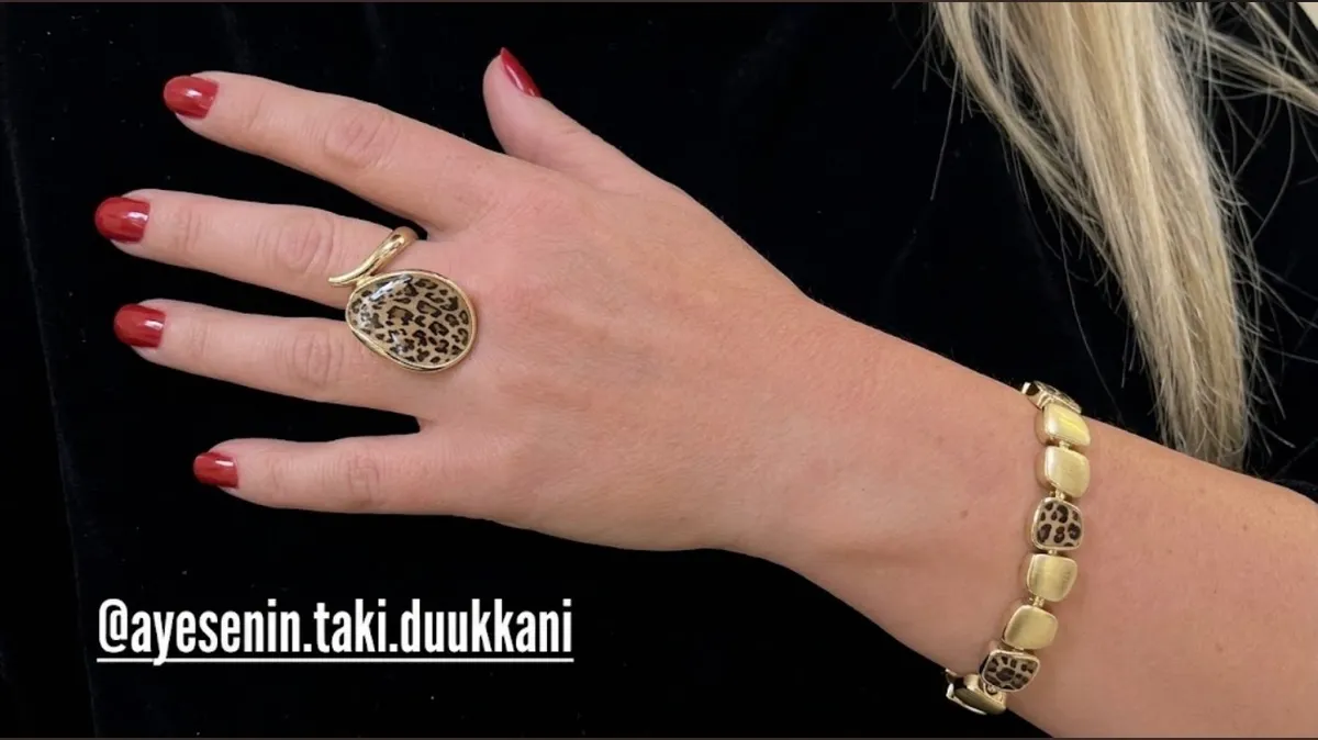 Ayşen in taki dükkanı